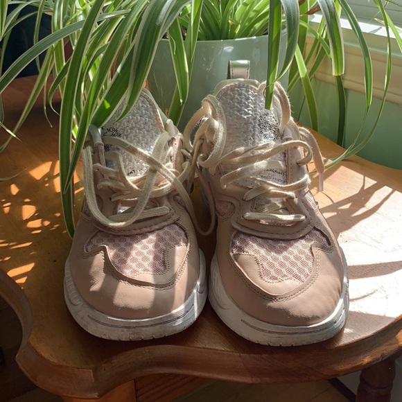 Adidas lifestyle trainers - Picture 3 of 6